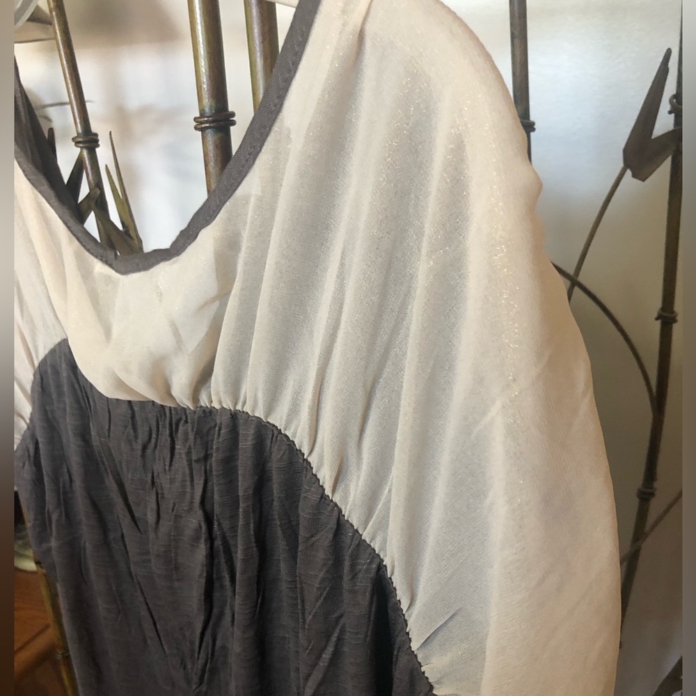 Maitai top, NWOT ruched neck line and sleeves, cute shimmery detail. Size med. - Picture 6 of 6